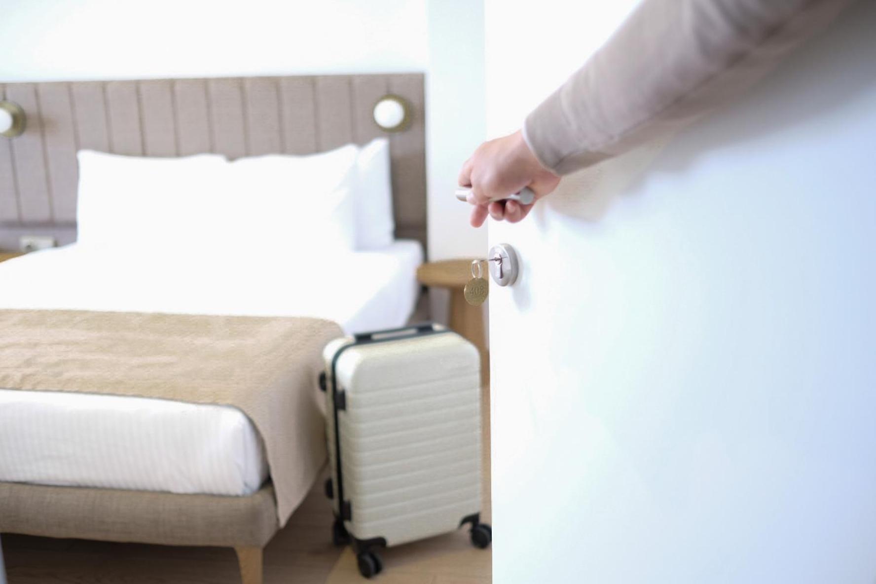Hotel Meshk Airport 3*